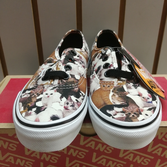 Vans x ASPCA Kids Authentic - Picture 3 of 8